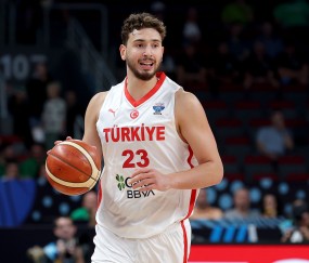 麻将胡了模拟器-斯通盛赞申京表现统治级：体型出色比赛投入，全队倍感振奋